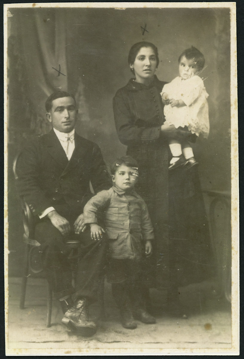 Retrato de Felix García, Ción Campillo y sus hijos Octavio (Tavio) y Godofredo (Fredo)